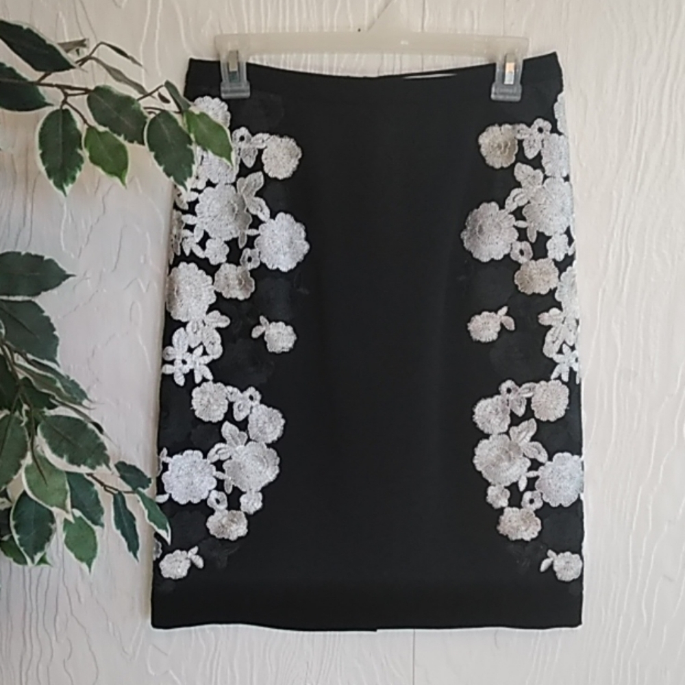 Diane VonFurstenberg black embroidered skirt 4